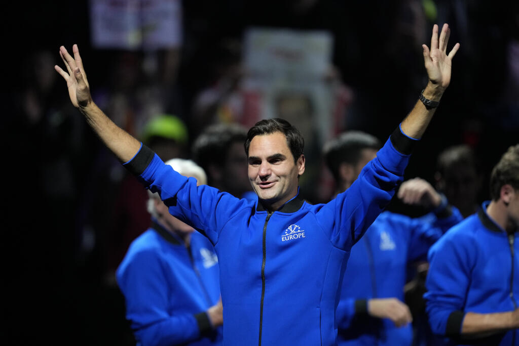Federer ukončil kariéru v septembri 2022. Raketu zavesil na klinec v Londýne. Jeho kariéra bola fenomenálna. Teraz sa naplno venuje rodine.
