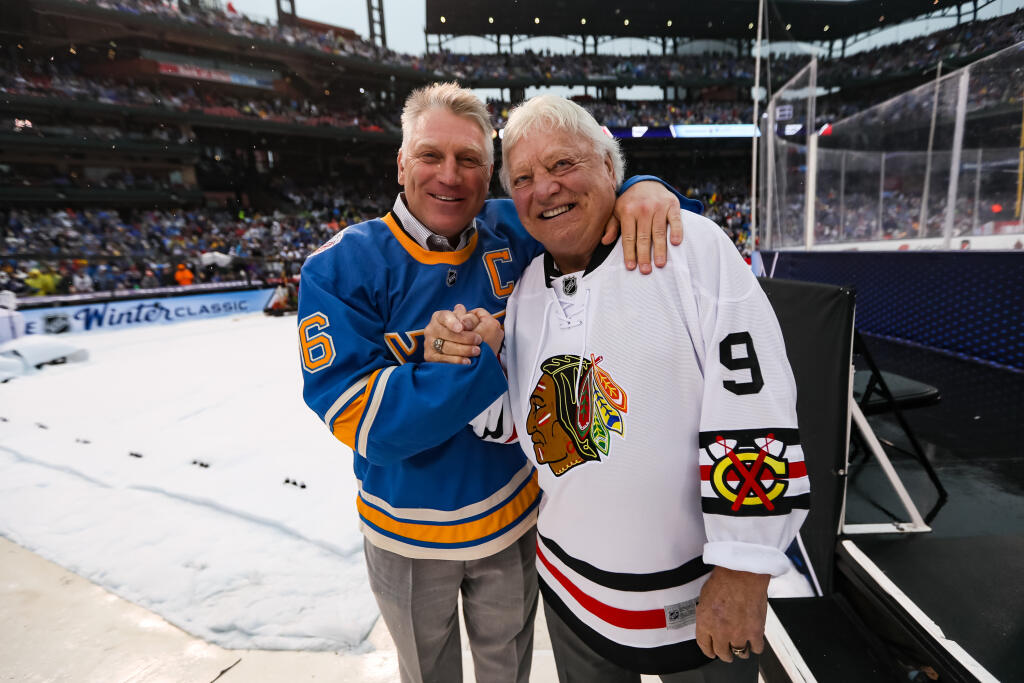 Bobby Hull so synom Brettom, ktorý je takisto legendou NHL.