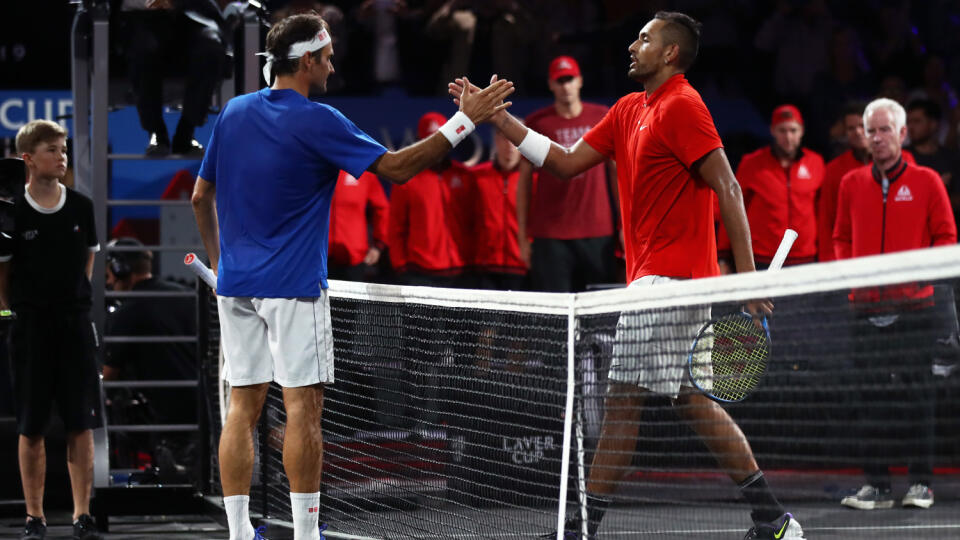 Nick Kyrgios šokoval. Dôvodom jeho prehry so švajčiarskym tenistom Rogerom Federerom mala byť fanúšička. Tá mala byť tak nádherná, že si ju chcel ihneď vziať za ženu. Kyrgios sa zamiloval na prvý pohľad.