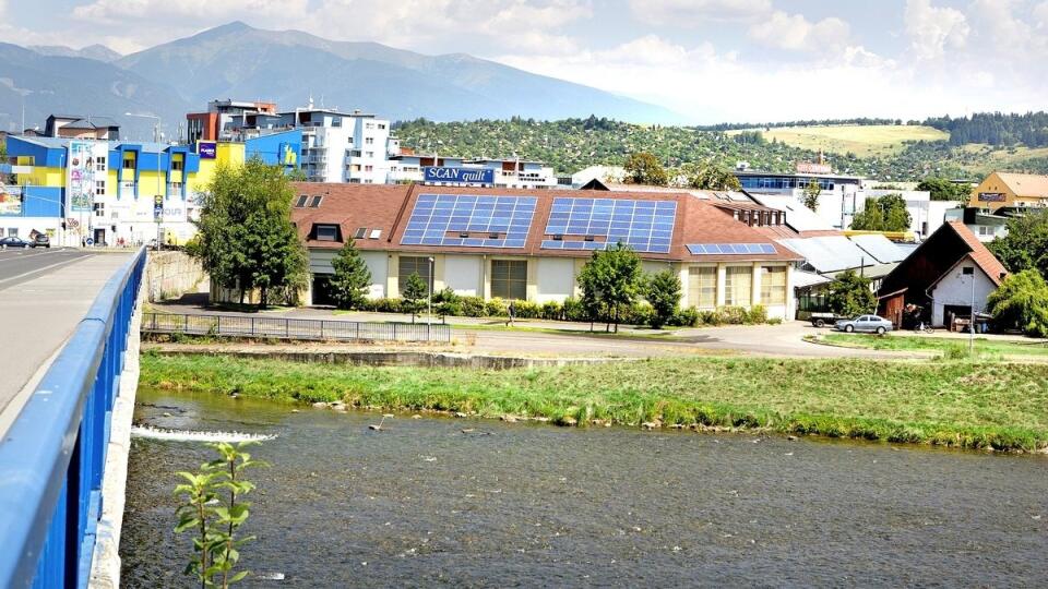 Solárnu energiu využívajú mnohé slovenské domácnosti.