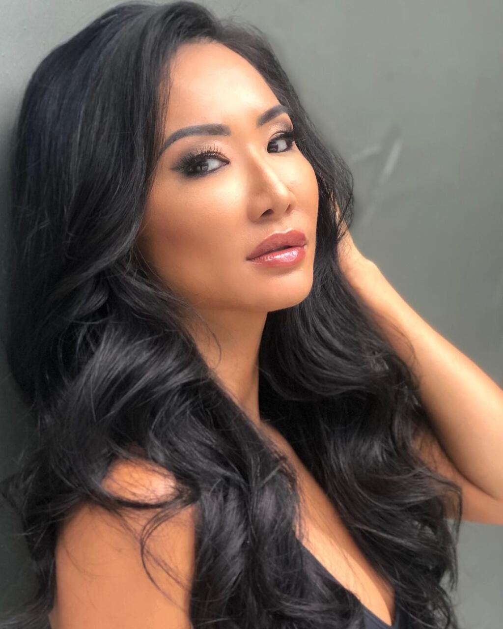 Wrestlerka Gail Kim rada ukazuje svoje vyšportované telo.