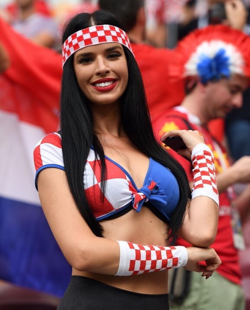 Ivana Knoll patrí medzi najsexi fanúšičky na svete. Fandí Chorvátsku.