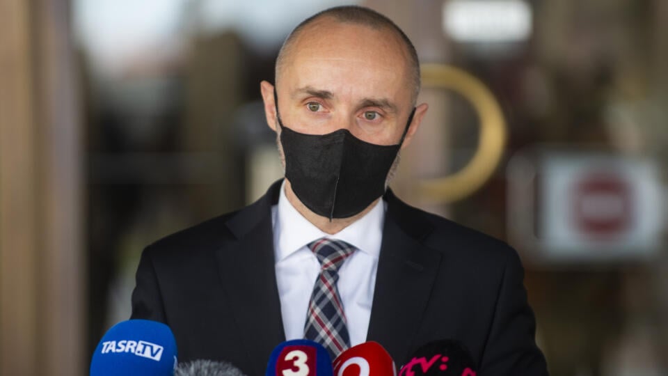 Na snímke predseda Výboru NR SR pre európske záležitosti Tomáš Valášek počas tlačovej konferencie po skončení zasadnutia výboru na tému Slovenská bezpečnostná stratégia 19. januára 2021 v Bratislave. FOTO TASR - Jakub Kotian