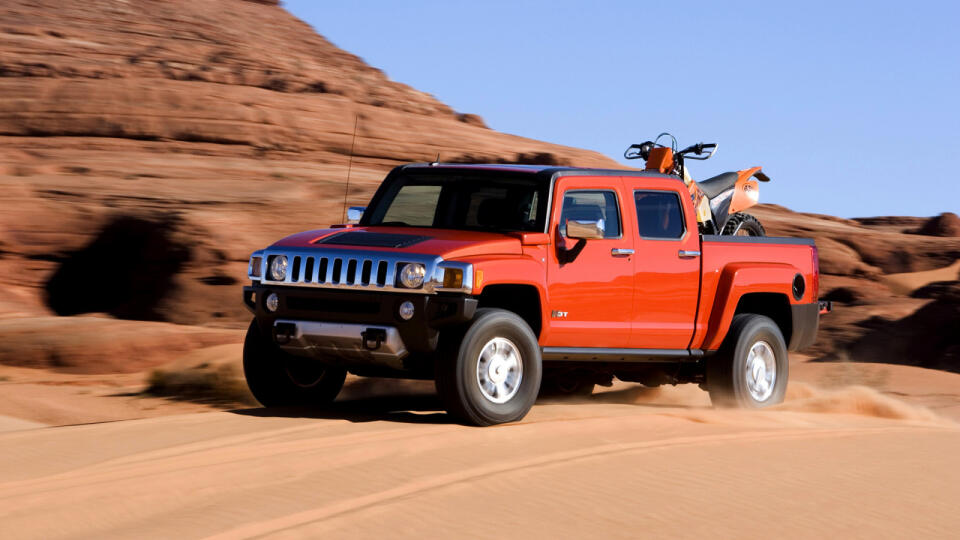 Hummer H3T.