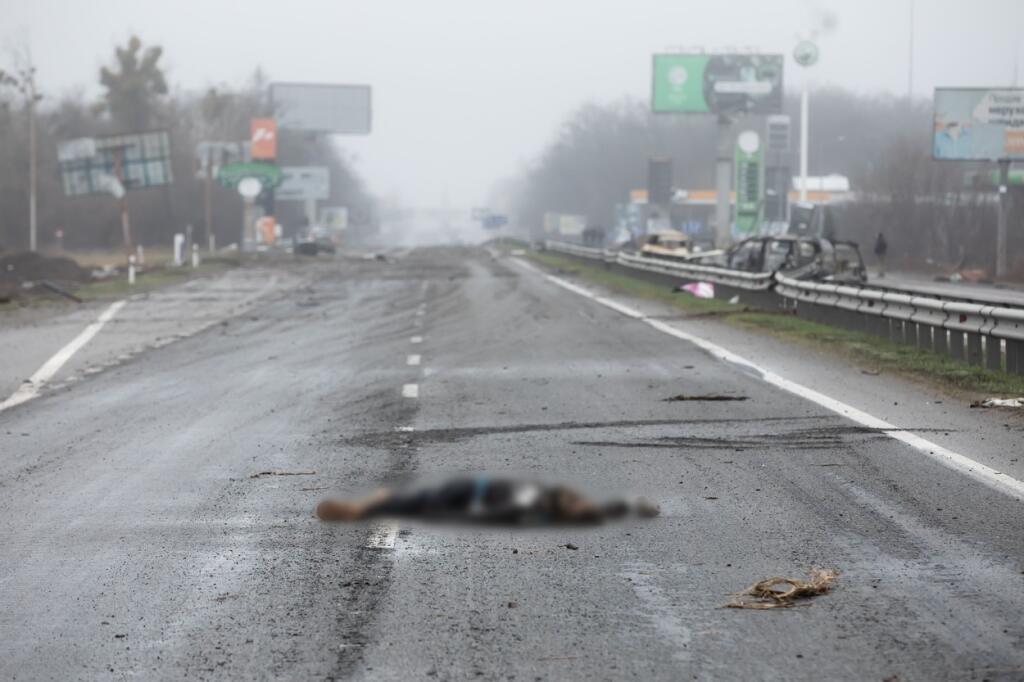 Ukrajinské jednotky našli po odchode ruských jednotiek z Buče masový hrob, kde bolo pochovaných takmer 300 ľudí, a pozdĺž ulíc ležali ďalšie desiatky mŕtvol.