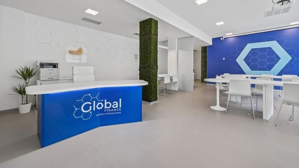 Global Finance pláva proti prúdu a otvára novú sieť digitálnych pobočiek na Slovensku