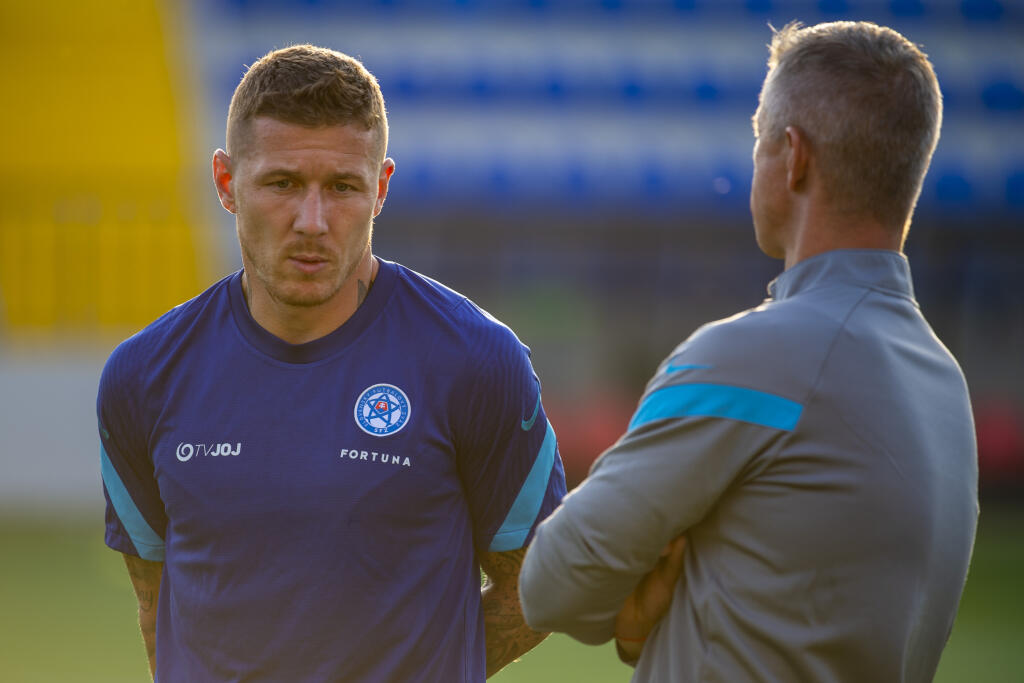 Slovenský futbalový reprezentant Juraj Kucka by mal dnes spečatiť svoj prestup do Slovana Bratislava.