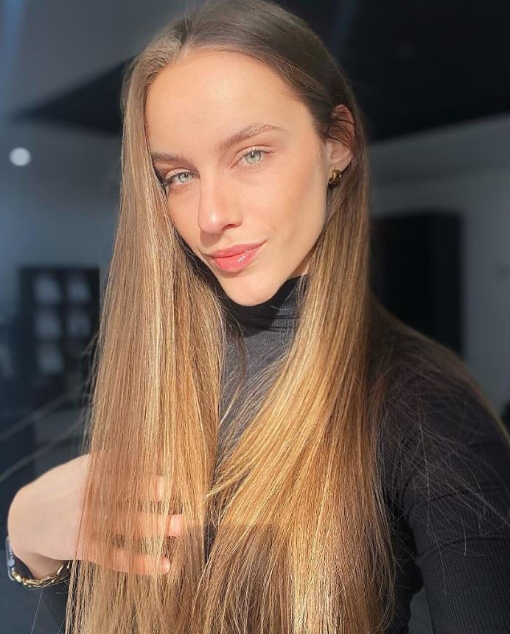 Tomáš Bezdeda má novú frajerku. Volá sa Ivana.