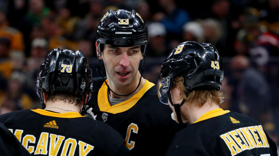 Radosť hráčov Bostonu Bruins.