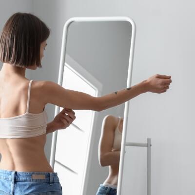 9 skorých signálov cukrovky: Jeden si všimnete v zrkadle, ďalší bolí