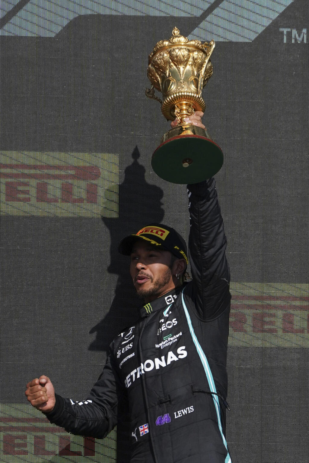 Na snímke britský pilot formuly 1 Lewis Hamilton na Mercedese vyhral Veľkú cenu Veľkej Británie F1 na okruhu Silverstone.