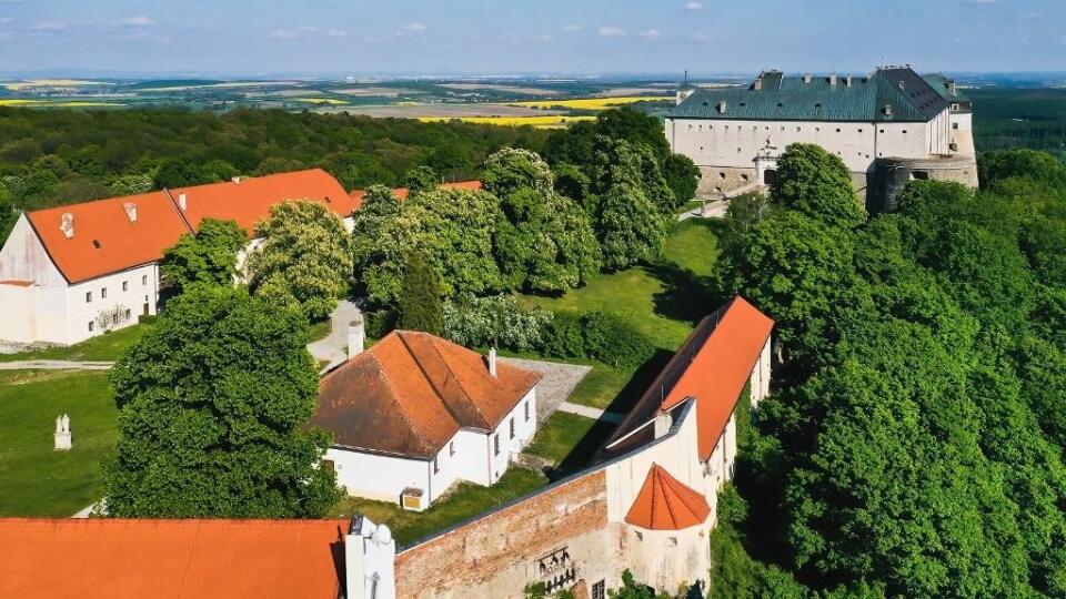 Hrad Červený Kameň.
