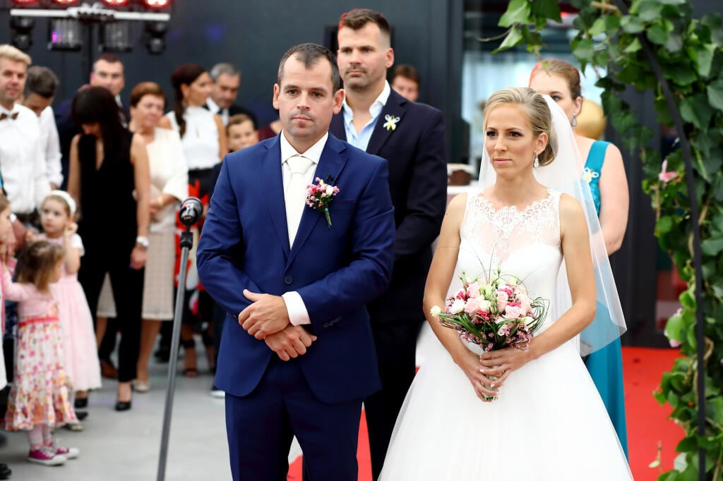 Trojnásobný zlatý medailista z olympijských hier Pavol Hochschorner (40) a jeho dlhoročná priateľka Majka si v septembri 2019 povedali svoje áno. Svadba mala symbolický dátum, keďže sa konala v deň ženíchových narodenín.