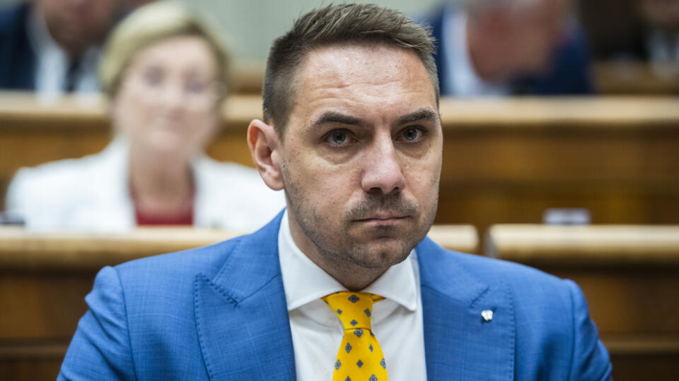 Na snímke koaličný poslanec Národnej rady (NR) SR György Gyimesi (OĽaNO) počas 66. schôdze parlamentu v Bratislave v utorok 14. júna 2022. FOTO TASR - Jaroslav Novák