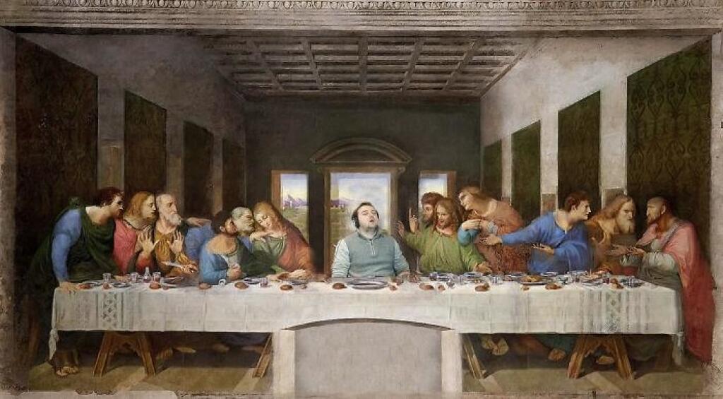 Muž zaspal v práci, Photoshop ho vzal na dobrodružnú cestu