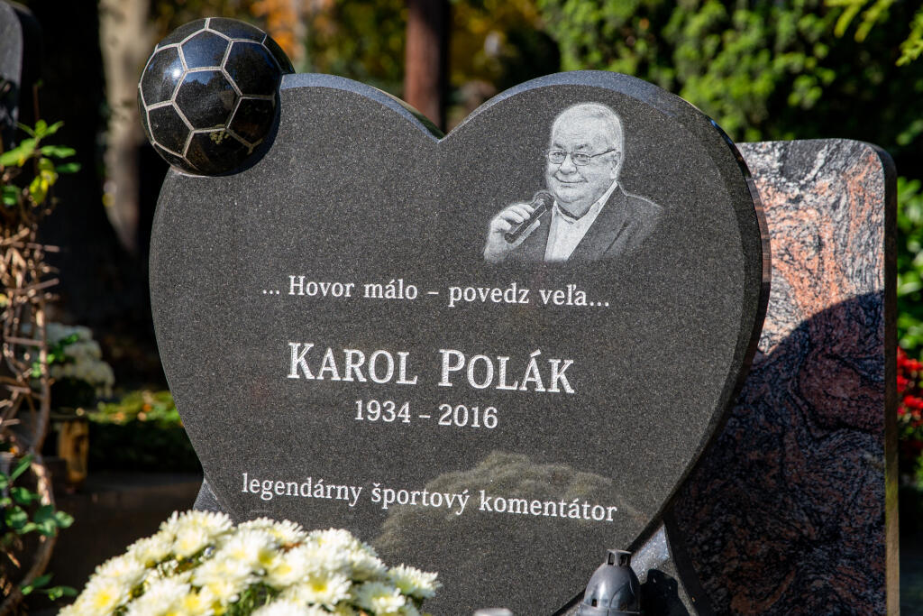 Polákov hrob je neprehliadnuteľný.