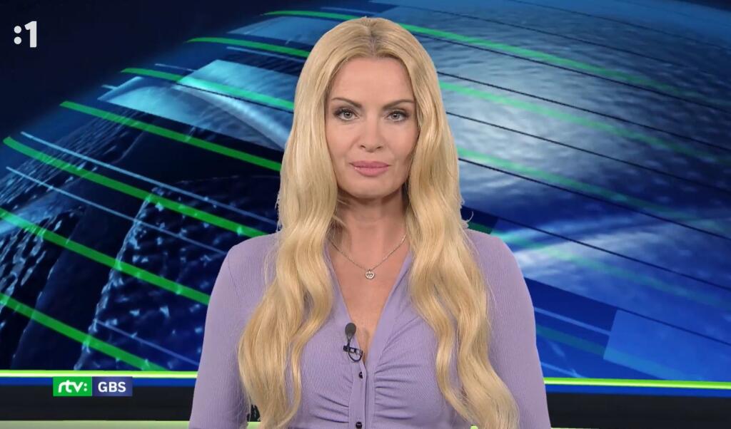 Apríl 2022: Marianna Ďurianová si znova dala predlžiť vlasy.