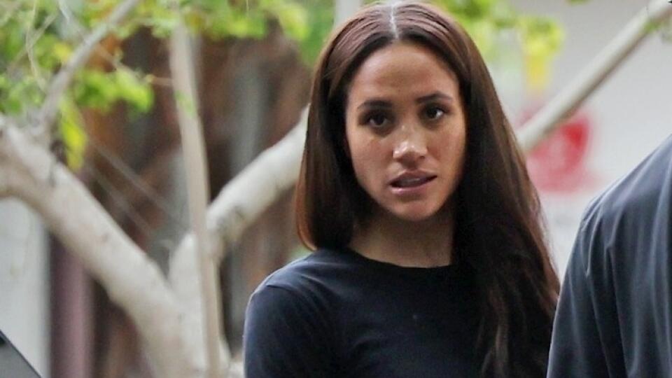 Meghan Markle: Ustarostenú tvár nedokázala schovať.