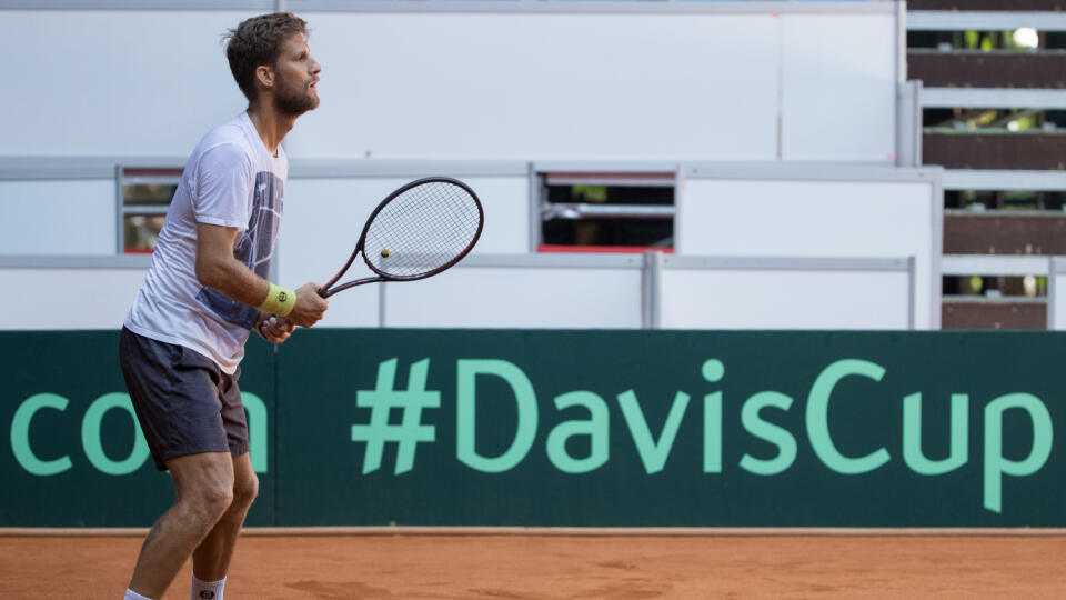 Tréning slovenského tenistu Martina Kližana v Národnom Tenisovom Centre v Bratislave pred medzinárodným stretnutím Davis Cup proti Švajčiarsku.