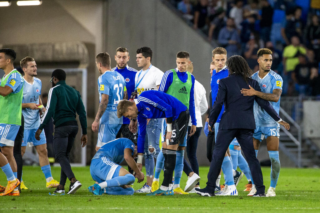 Futbalisti Slovana Bratislava v infarktovom penaltovom rozstrele prehrali s Olympiakosom Pireus a s Európskou ligou sa lúčia.