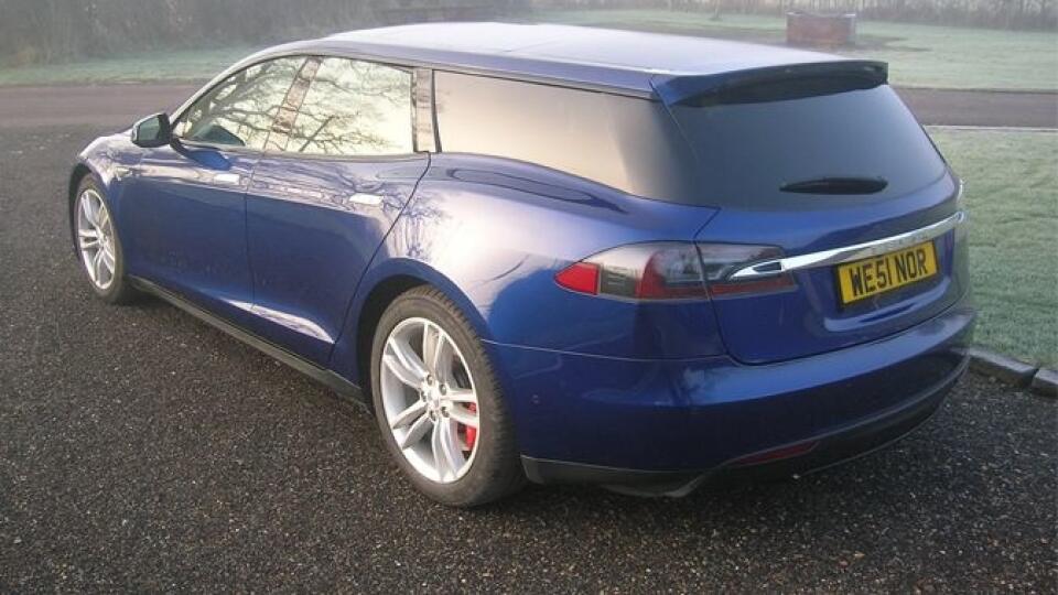 Tesla Model S 90D Shooting Brake