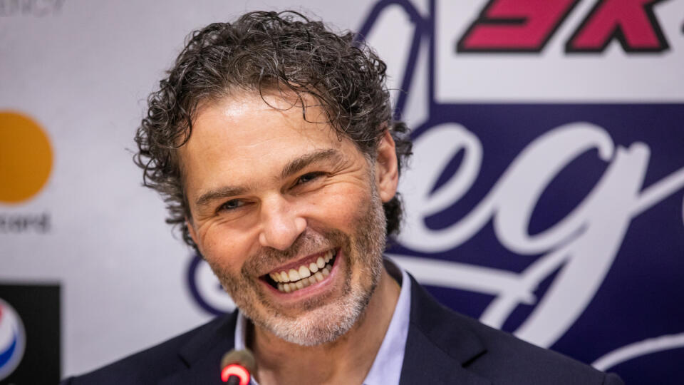 Jaromír Jágr počas tlačovej konferencie k zápasu legiend, ktorý sa uskutoční 4. septembra v Bratislave.