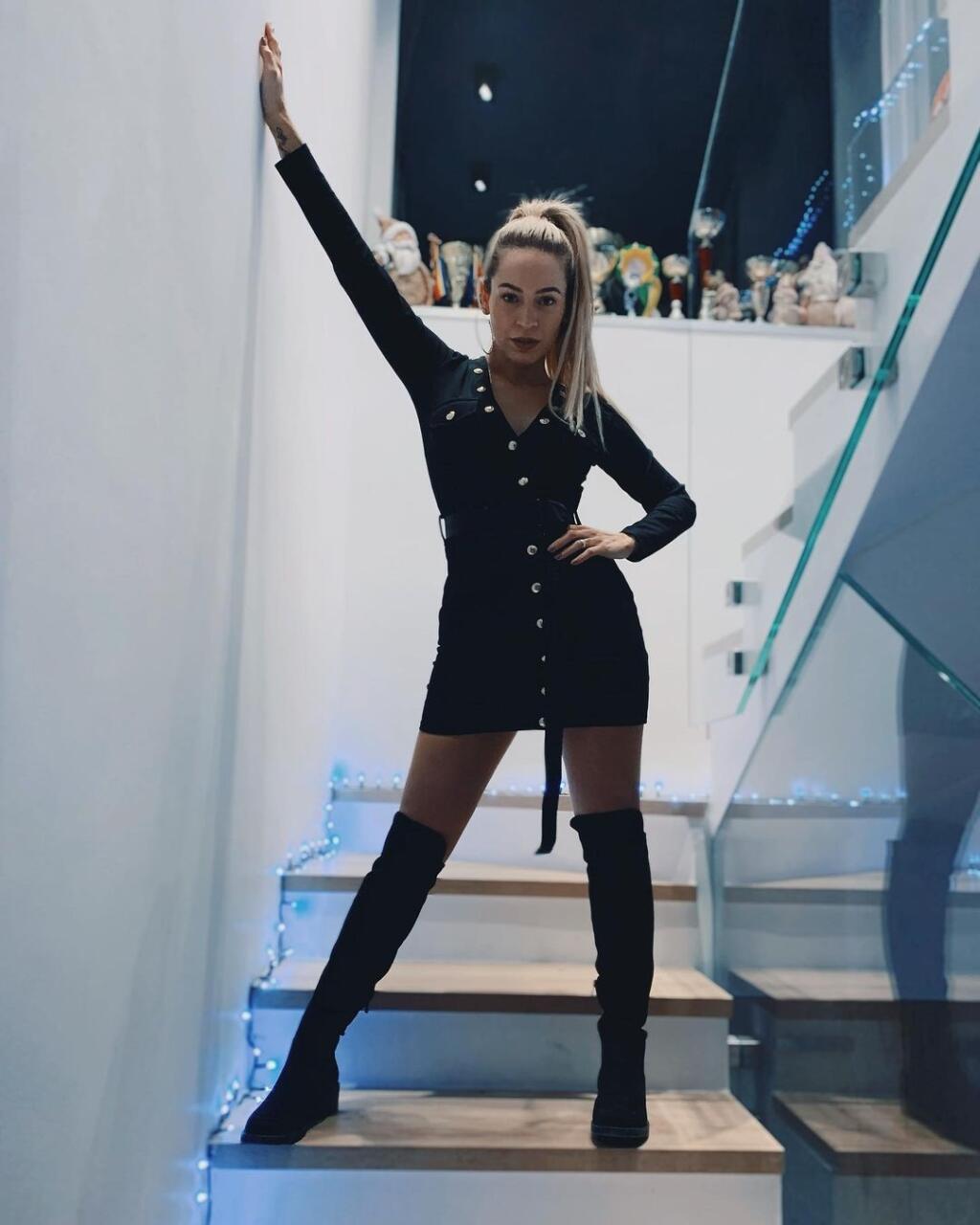 K tejto fotke napísala Dominika odkaz roku 2021 - aby ju neskúsil nasrať.