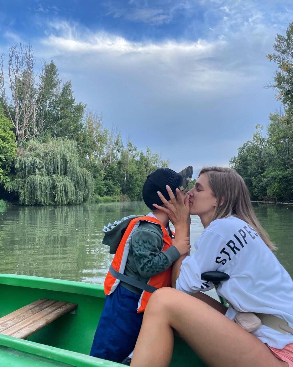 Jasmina si to, že je mamou Sanela naplno užíva.