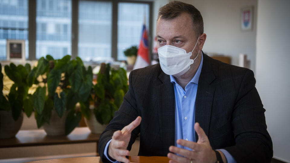 Na snímke minister práce, sociálnych vecí a rodiny SR Milan Krajniak (Sme rodina) počas rozhovoru pre TASR v Bratislave 26. decembra 2021. FOTO TASR - Jaroslav Novák