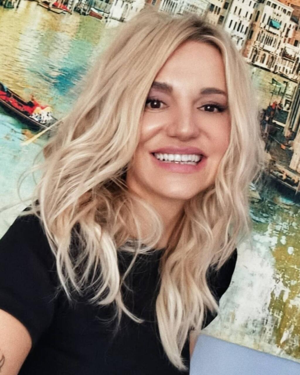 Dara Rolins