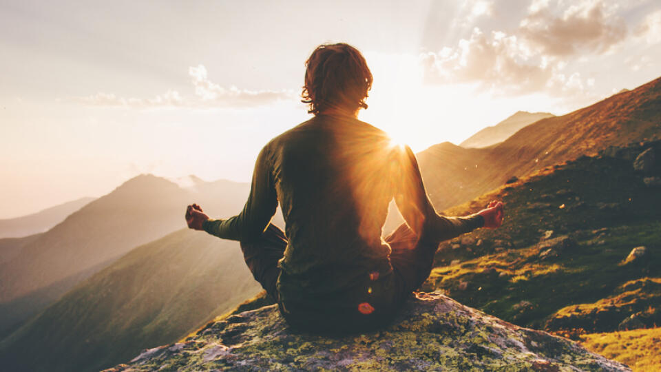 Man,Meditating,Yoga,At,Sunset,Mountains,Travel,Lifestyle,Relaxation,Emotional