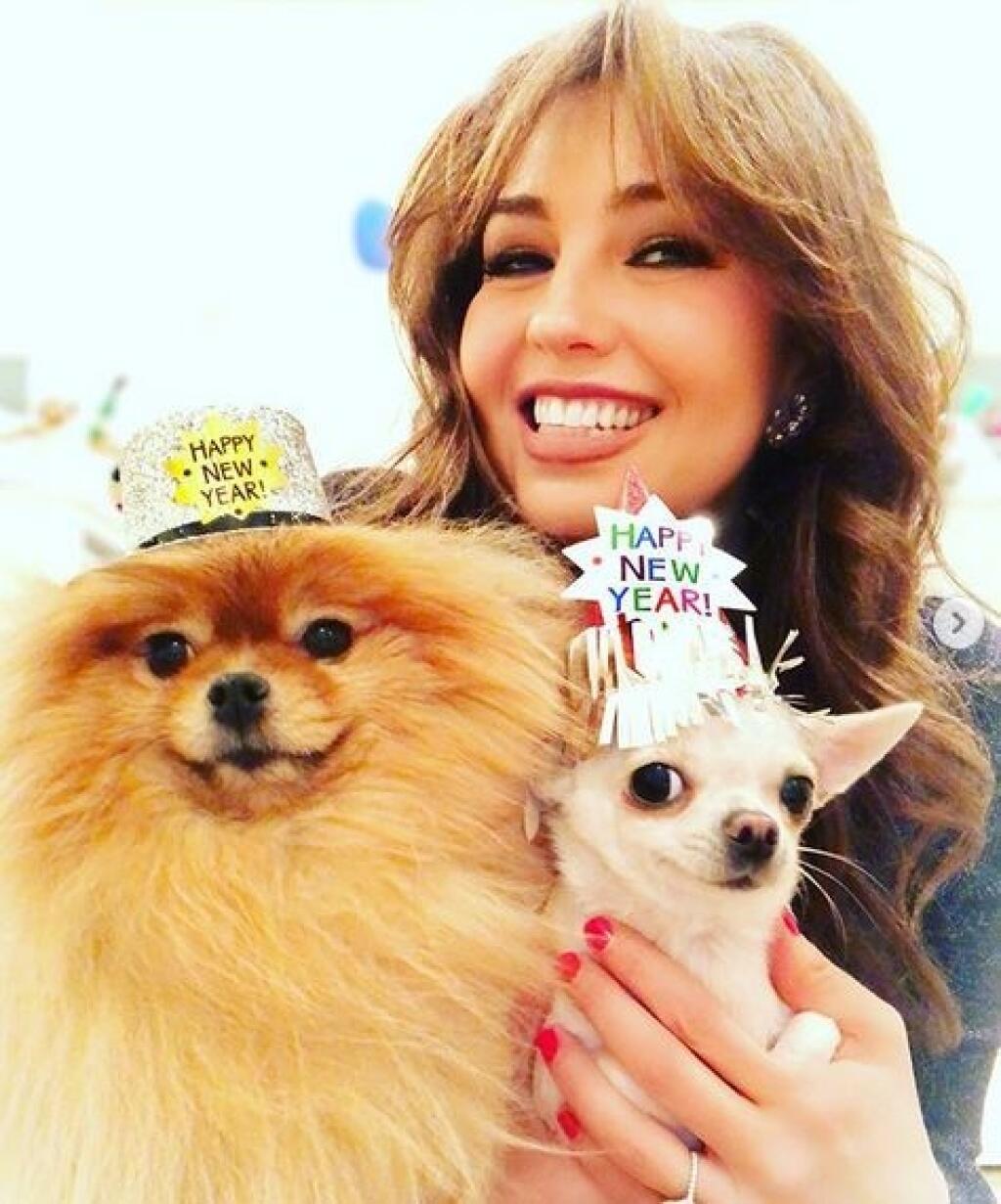 Thalía so svojimi domácimi miláčikmi.