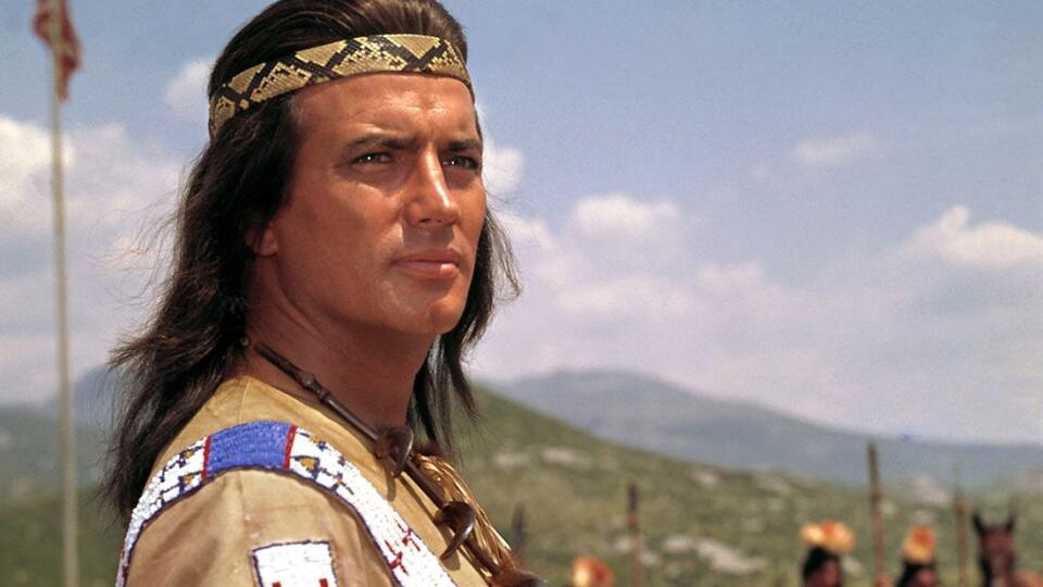 Legendárny náčelník Apačov Winnetou v najznámejšej filmovej podobe. Pierrovi Briceovi nálepka Indiána prischla navždy.