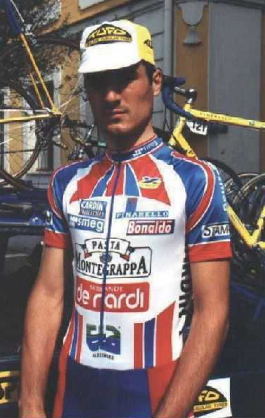 V Saganovej knihe nemôže chýbať ani snímka slovenského profesionálneho cyklistu a súčasného reprezentačného trénera Jána Valacha.