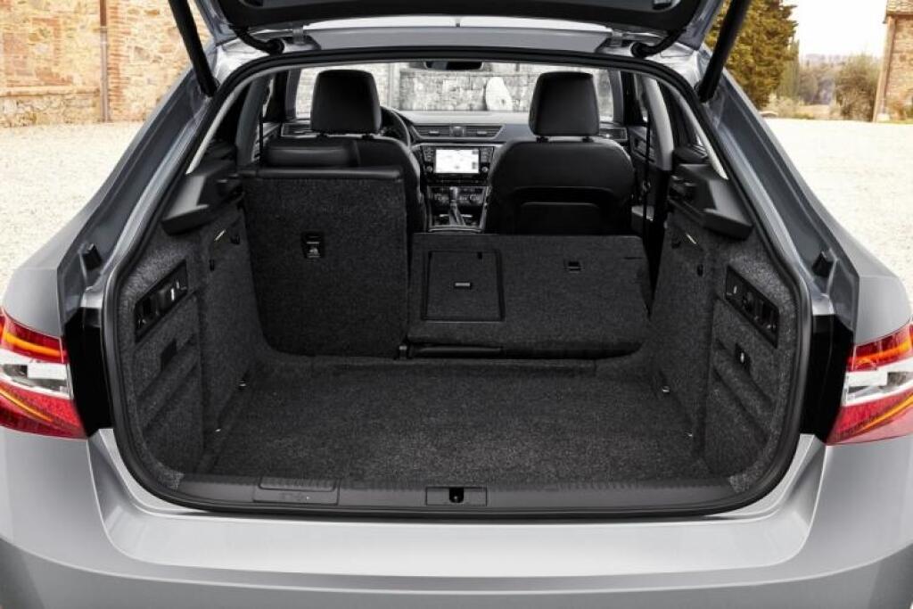 Test nová Škoda Superb 2,0 TDI: Služobný bestseller