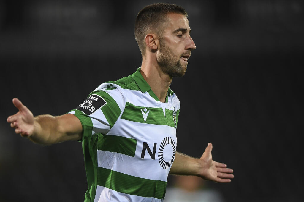 V januári 2020 prestúpil Šporar do portugalského Sportingu Lisabon za historicky najvyššiu sumu v našej najvyššej súťaži, takmer šesť miliónov eur.