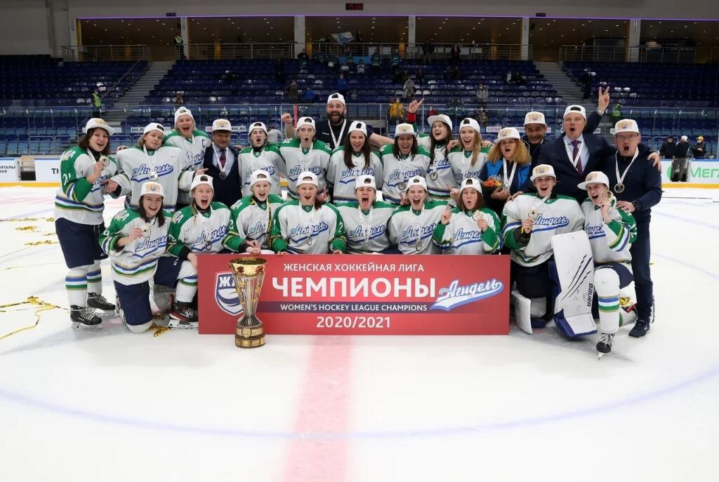 Slovenská hokejista Nicol Lucák Čupková získala pred pár dňami už tretí titul v ruskej najvyššej súťaži.