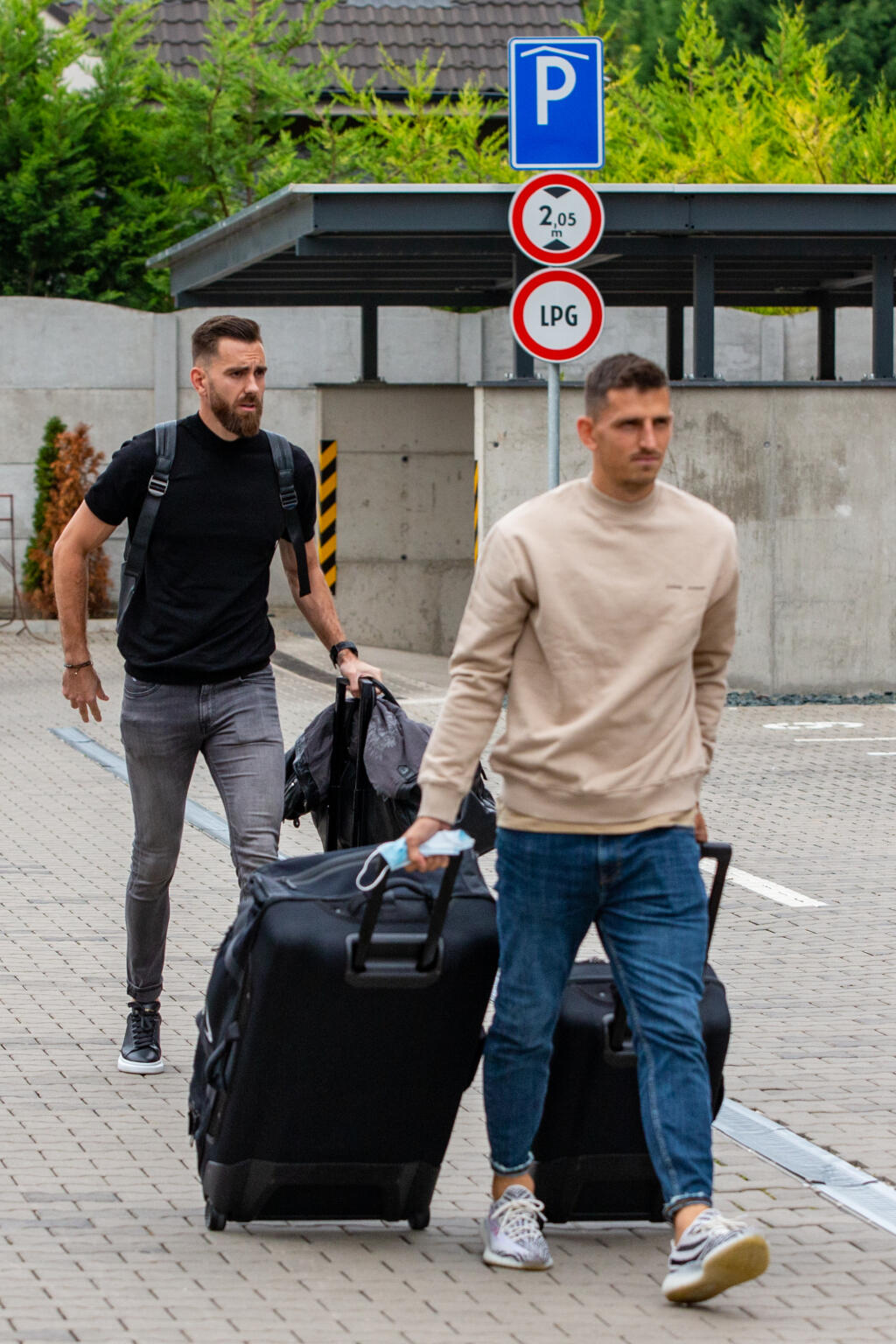 Zraz slovenskej futbalovej reprezentácie v Senci. Na snímke je Jakub Holúbek a František Plach,