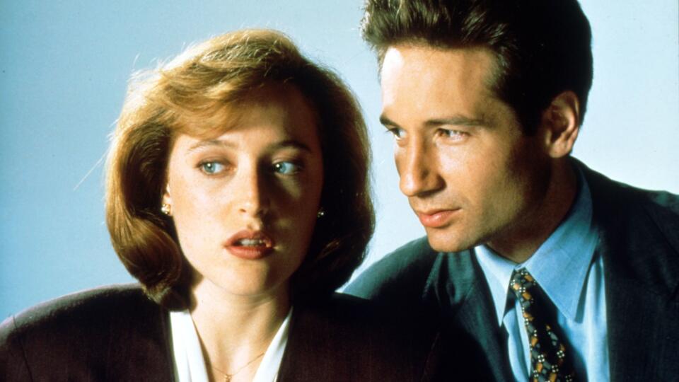 Gillian Anderson a David Duchovny v seriáli Akty X.