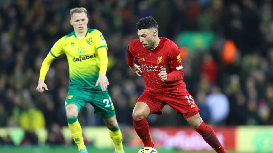 Futbalisti vedúceho FC Liverpool zvíťazili v sobotu v 26. kole anglickej Premier League na pôde posledného Norwichu City 1:0.