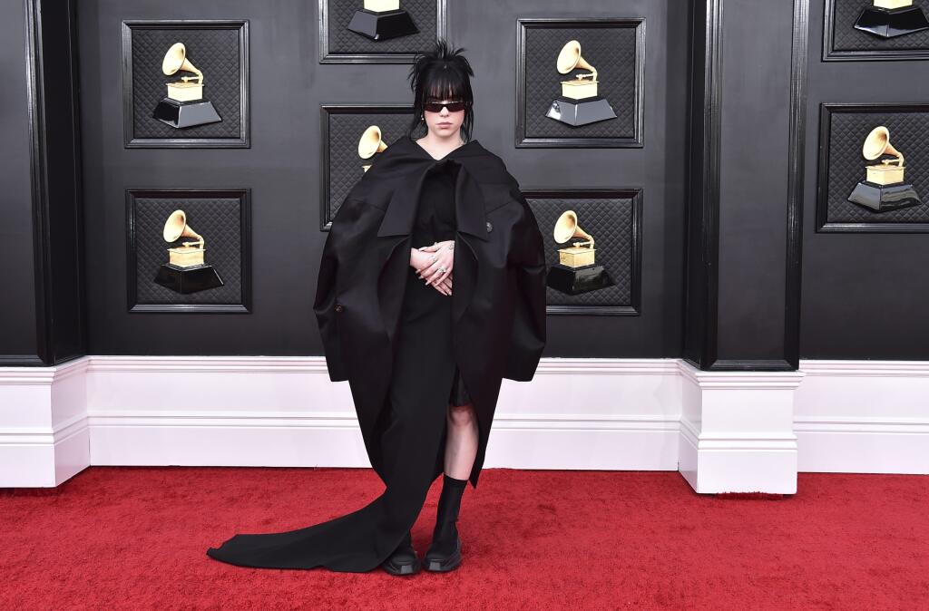 WA 34 Las Vegas - Americká speváčka a skladateľka Billie Eilishová prichádza na 64. ročník odovzdávania amerických hudobných cien Grammy v Las Vegas v nedeľu 3. apríla 2022. FOTO TASR/AP
Billie Eilish arrives at the 64th Annual Grammy Awards at the MGM Grand Garden Arena on Sunday, April 3, 2022, in Las Vegas. (Photo by Jordan Strauss/Invision/AP)
