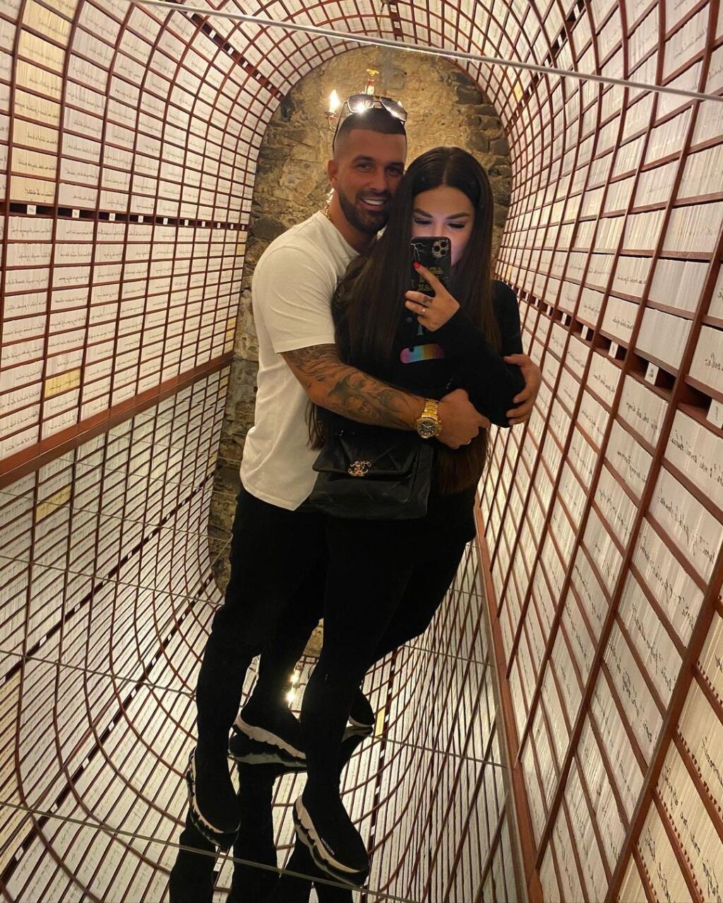 Zuzana a René sú spolu už 5 rokov. Výročia oslávili v banke lásky.