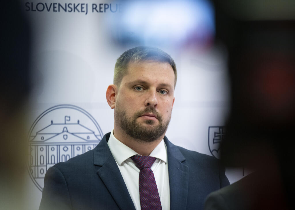Na snímke minister zdravotníctva SR Kamil Šaško (HLAS-SD) počas tlačovej konferencie po rokovaní Hospodárskej a sociálnej rady (HSR) v Bratislave v pondelok 9. decembra 2024. FOTO TASR - Jakub Kotian