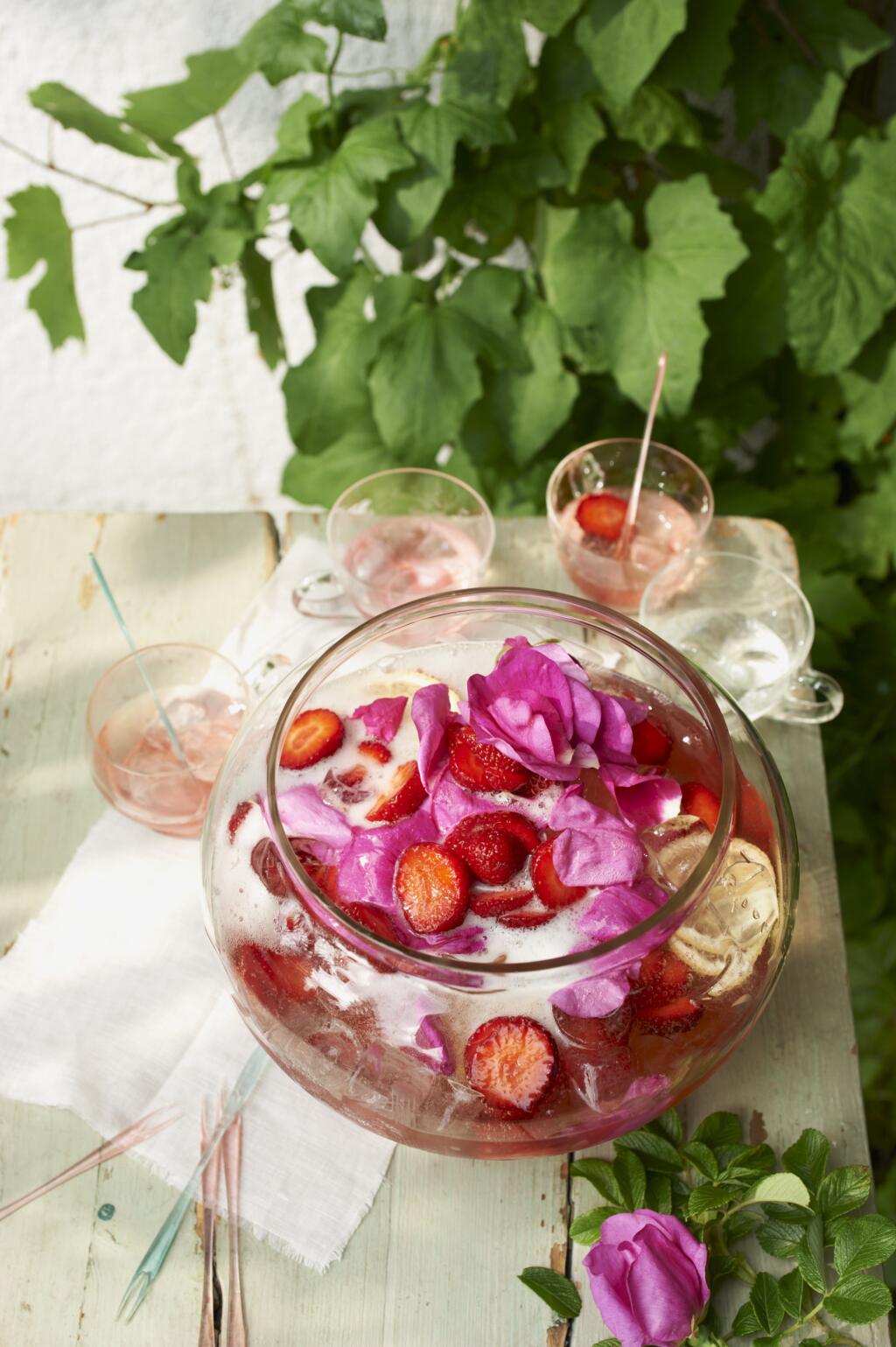 Vychladené letné drinky príjemne osviežia.