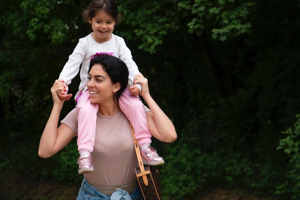 Cristiano Ronaldo a Georgina Rodriguez spolu vychovávajú zatiaľ štyri deti.
