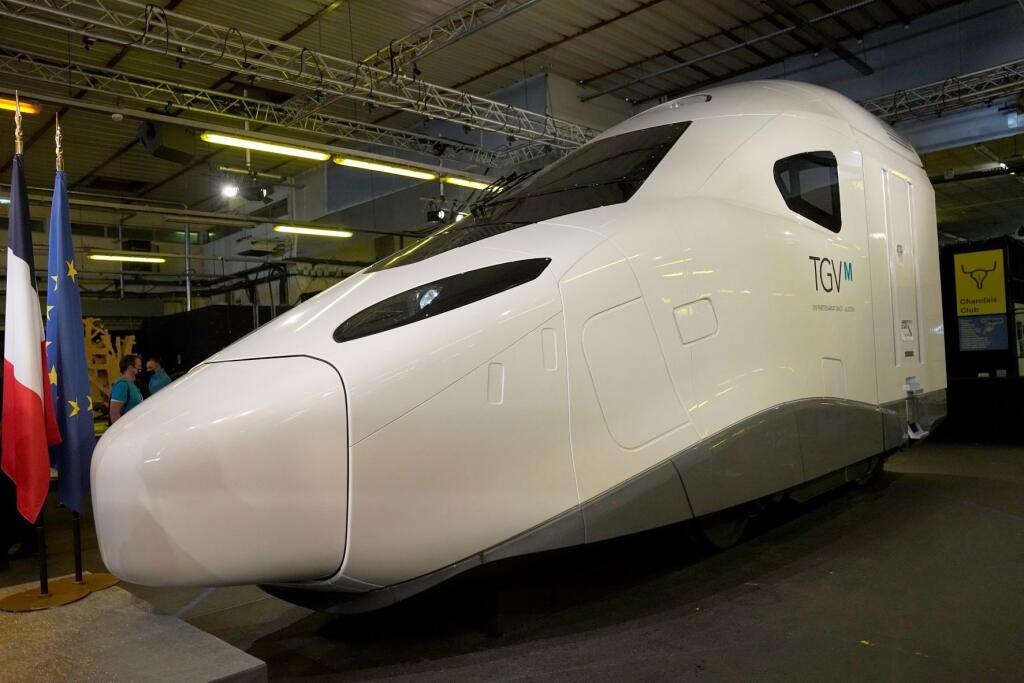 Na snímke model novej generácie superrýchlych vlakov, známych ako TGV