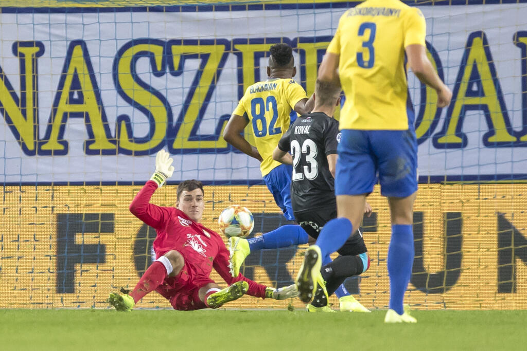 Futbalové kluby už majú od vlády povolenie opäť zarezávať naplno.