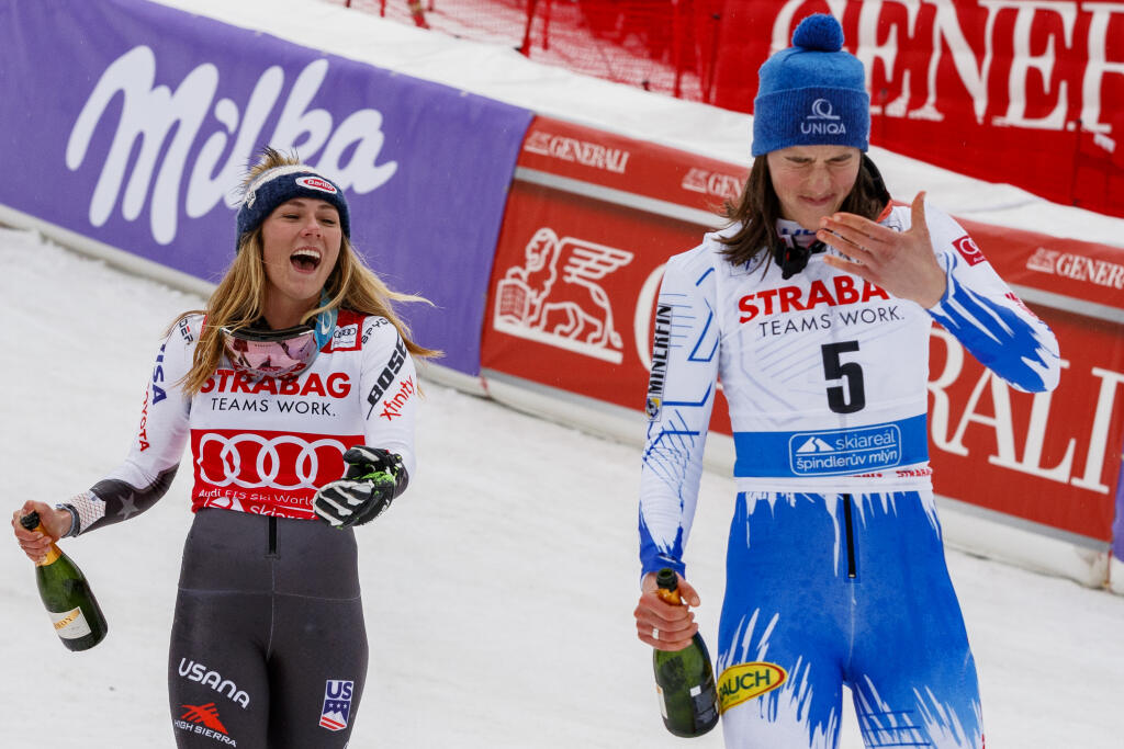 Mikaela Shiffrinová a Petra Vlhová.