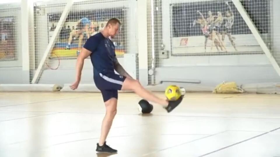 Michal Čajkovský a jeho žonglérske schopnosti.
