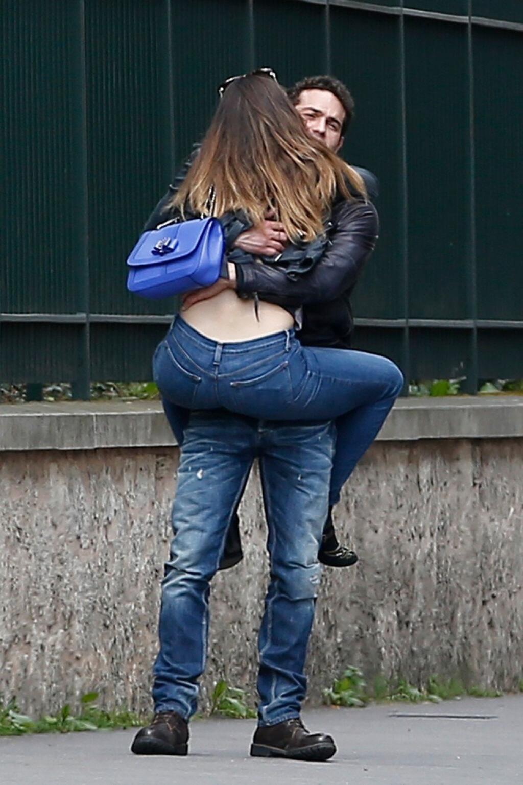лесби целуются в джинсах фото 69